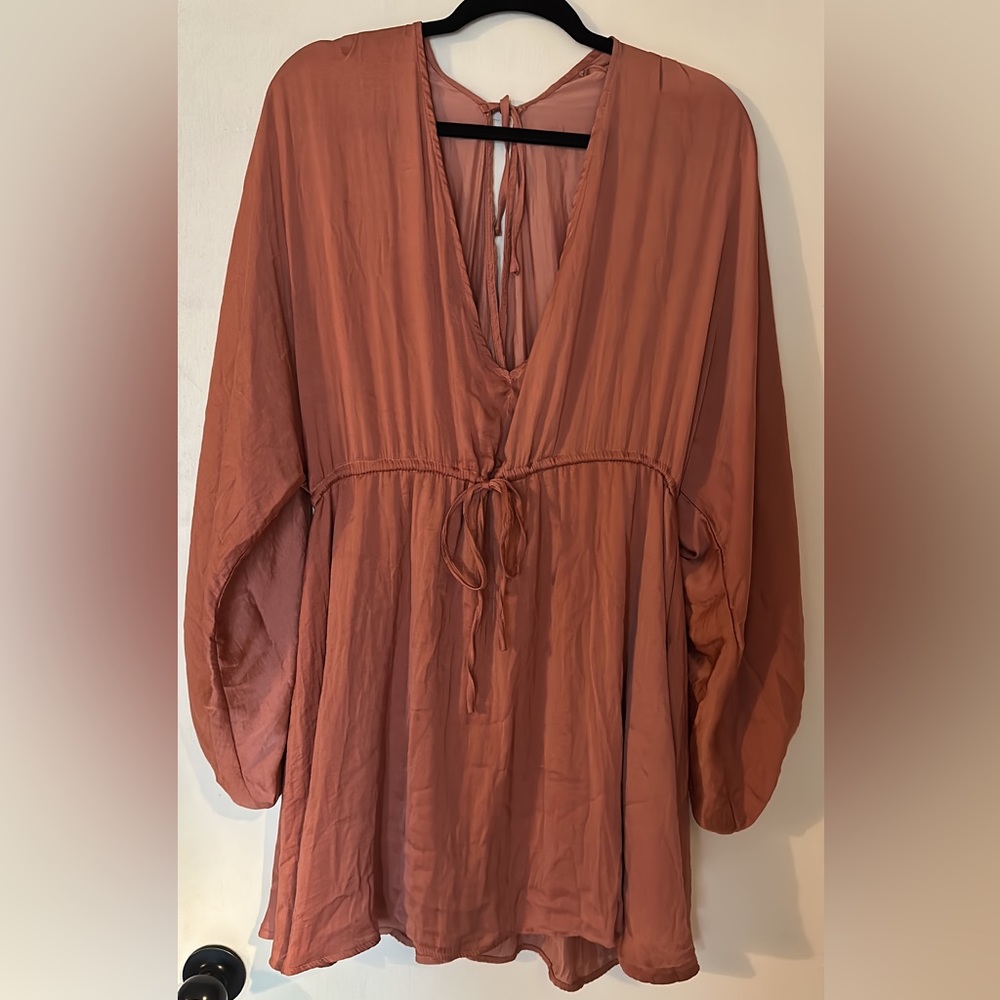 NWT Glam Low V neck semi open back boutique dress